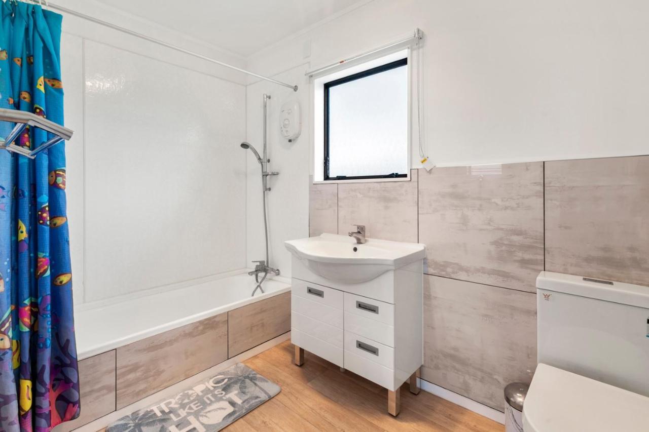 Snells Seaside Bach - Snells Beach Holiday Home エクステリア 写真